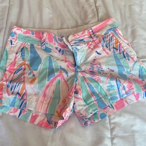 Lilly Pulitzer shorts size 6. Slightly longer style